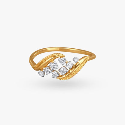 Elegant Swirl Diamond Finger Ring in 18K Yellow Gold, 0.147 ct