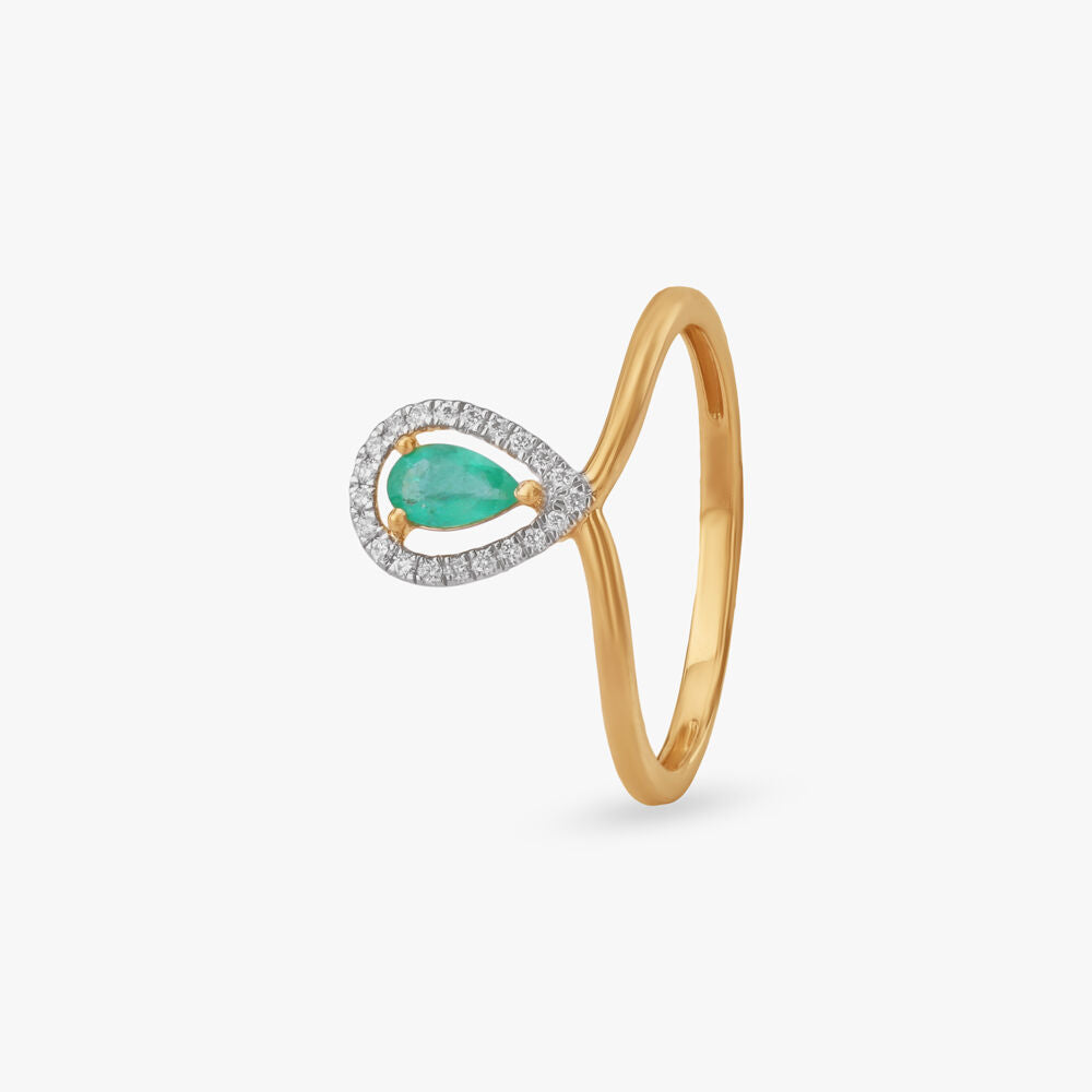 Teardrop Halo Diamond Ring in 18K Yellow Gold, 0.071 ct