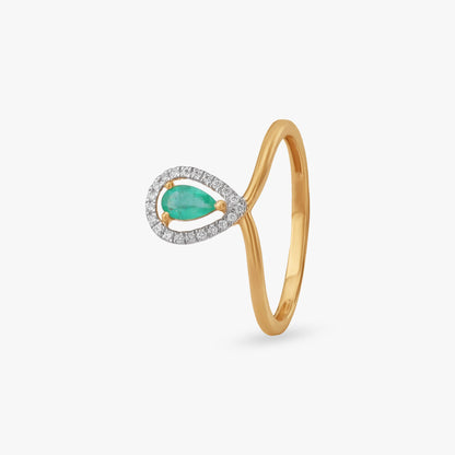 Teardrop Halo Diamond Ring in 18K Yellow Gold, 0.071 ct