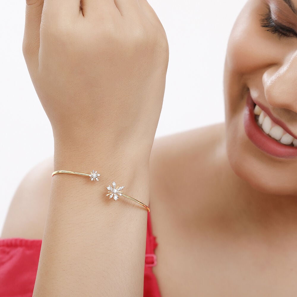 14kt Yellow Gold Blooming Diamond Bangle in 14K Yellow Gold, 0.16 ct