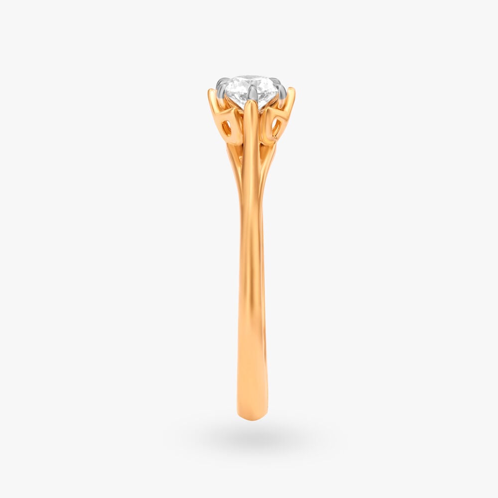 Classic Charming Solitaire Finger Ring in 18K Yellow and White Gold, 0.7 ct